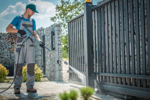Best Animal Enclosure Cleaning  in Palm Bay, FL